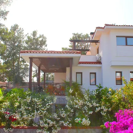 Silverhill 1 With Private Pool Вилла Cedit